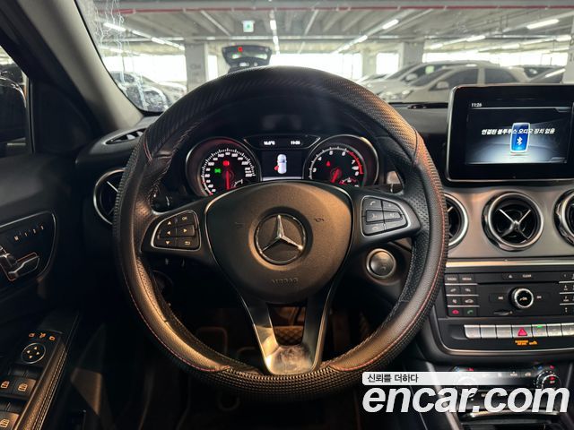 Mercedes-Benz GLA-Class GLA220 Premium
