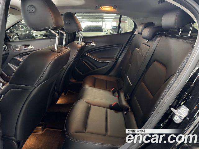 Mercedes-Benz GLA-Class GLA220 Premium
