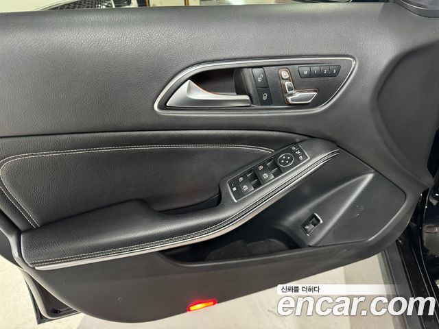 Mercedes-Benz GLA-Class GLA220 Premium