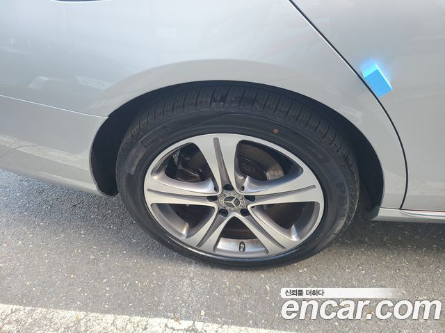 Mercedes-Benz E-Class E220d Avantgarde