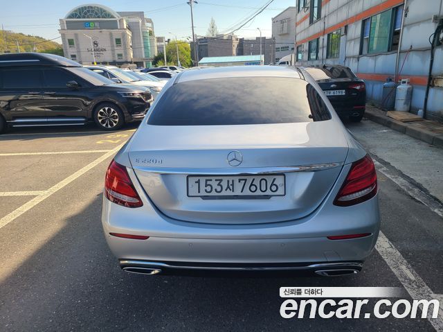 Mercedes-Benz E-Class E220d Avantgarde