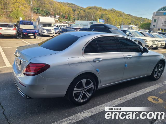 Mercedes-Benz E-Class E220d Avantgarde