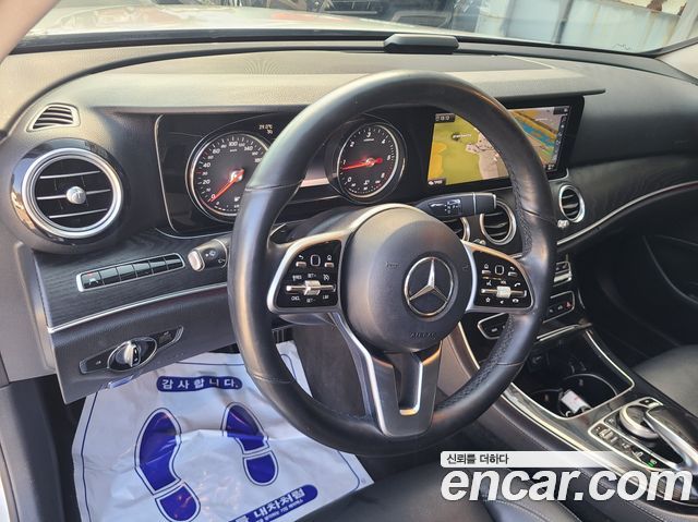 Mercedes-Benz E-Class E220d Avantgarde