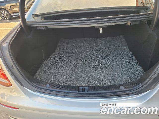 Mercedes-Benz E-Class E220d Avantgarde