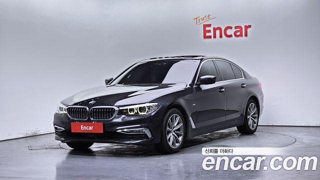 BMW 5-Series 520i Luxury