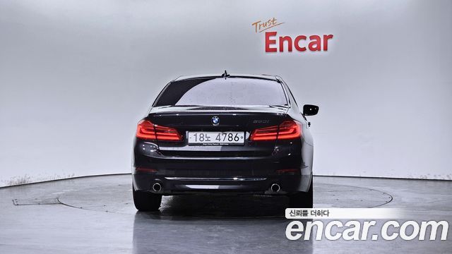 BMW 5-Series 520i Luxury