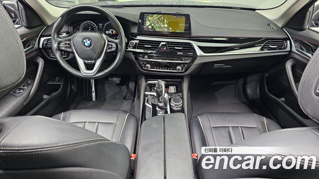 BMW 5-Series 520i Luxury