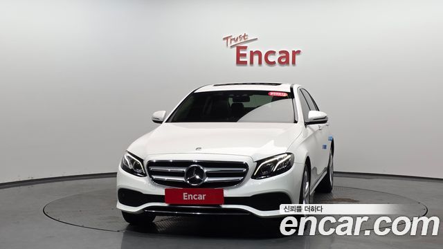 Mercedes-Benz E-Class E220d 4MATIC Avantgarde