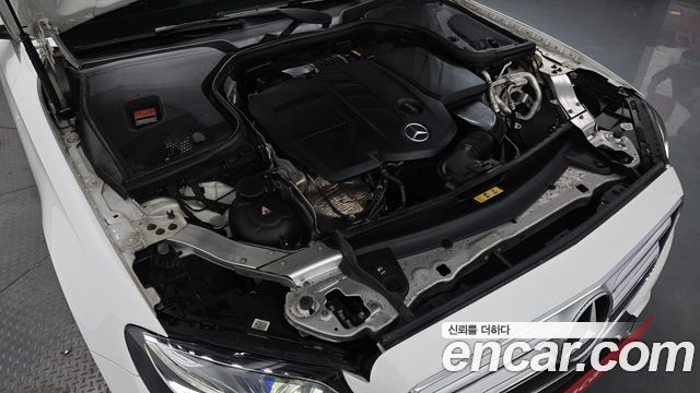 Mercedes-Benz E-Class E220d 4MATIC Avantgarde