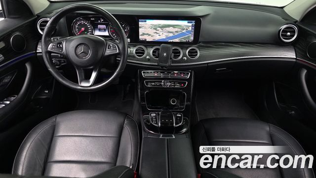 Mercedes-Benz E-Class E220d 4MATIC Avantgarde