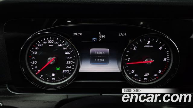 Mercedes-Benz E-Class E220d 4MATIC Avantgarde