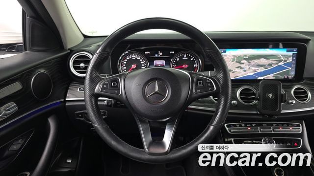 Mercedes-Benz E-Class E220d 4MATIC Avantgarde