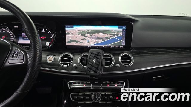 Mercedes-Benz E-Class E220d 4MATIC Avantgarde