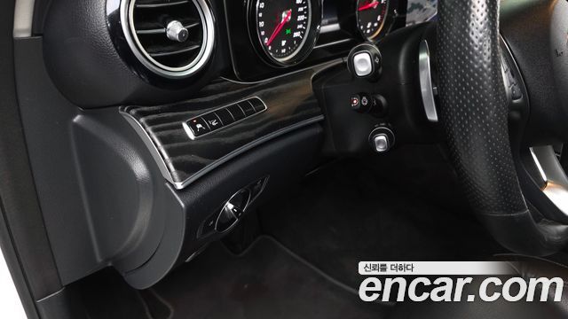 Mercedes-Benz E-Class E220d 4MATIC Avantgarde
