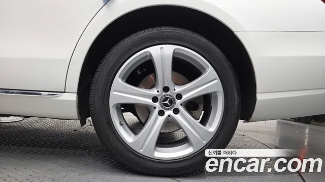 Mercedes-Benz E-Class E220d 4MATIC Avantgarde