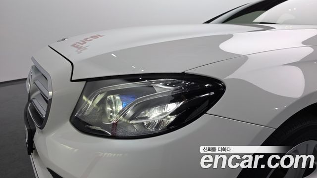 Mercedes-Benz E-Class E220d 4MATIC Avantgarde