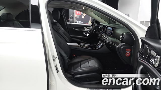 Mercedes-Benz E-Class E220d 4MATIC Avantgarde