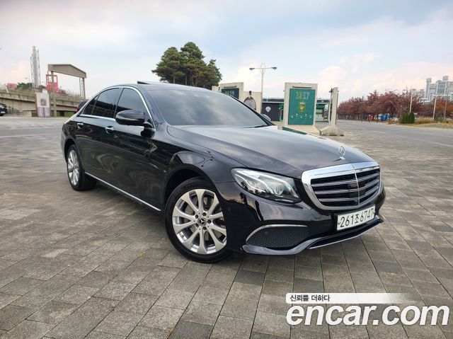 Mercedes-Benz E-Class E300 4MATIC Exclusive