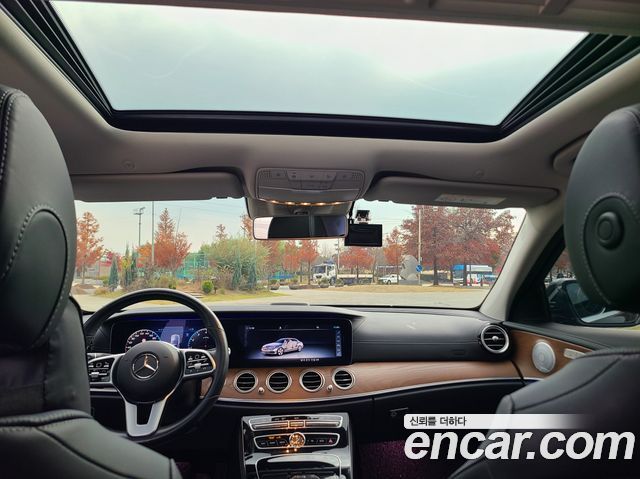 Mercedes-Benz E-Class E300 4MATIC Exclusive