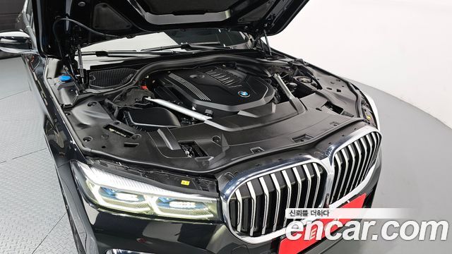 BMW 7-Series 740Li xDrive M Sport Package