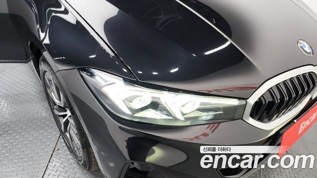 BMW 3-Series 320i