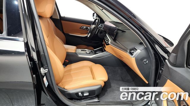 BMW 3-Series 320i
