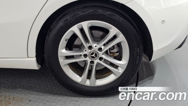 Mercedes-Benz A-Class A220 Hatchback