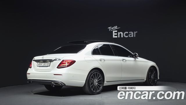 Mercedes-Benz E-Class E300 4MATIC Avnatgarde