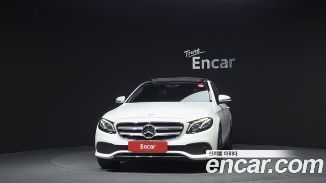 Mercedes-Benz E-Class E300 4MATIC Avnatgarde
