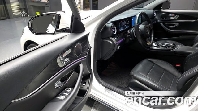 Mercedes-Benz E-Class E300 4MATIC Avnatgarde