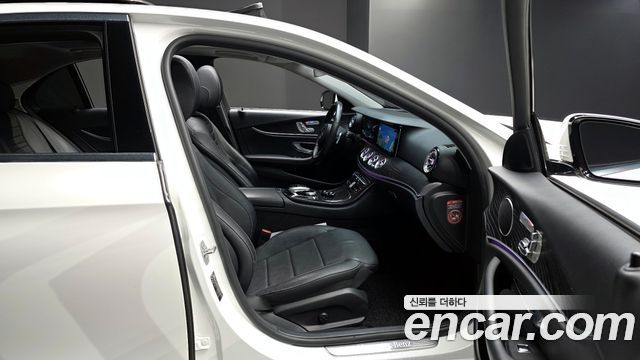 Mercedes-Benz E-Class E300 4MATIC Avnatgarde