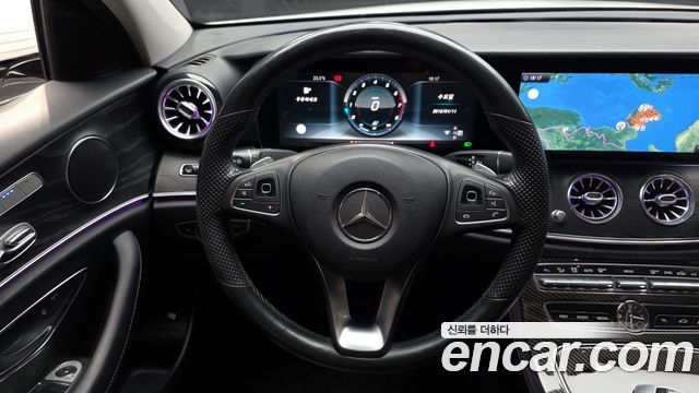Mercedes-Benz E-Class E300 4MATIC Avnatgarde