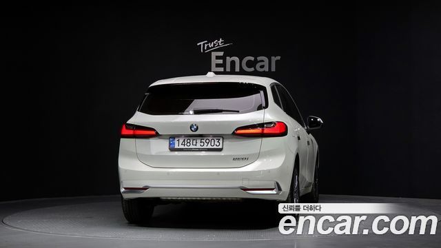 BMW 2-Series 220i Luxury