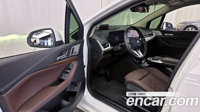 BMW 2-Series 220i Luxury