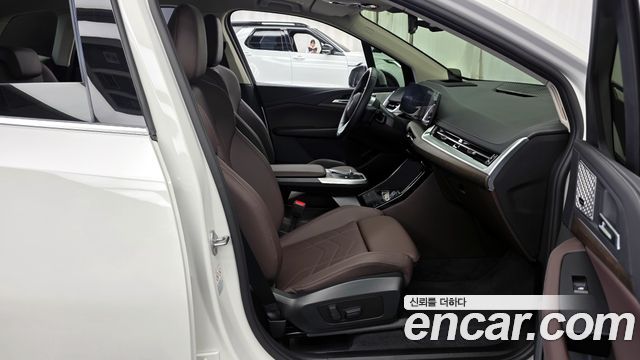BMW 2-Series 220i Luxury
