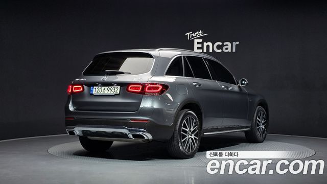 Mercedes-Benz GLC-Class GLC300e 4MATIC