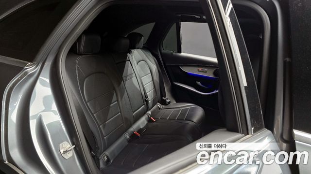 Mercedes-Benz GLC-Class GLC300e 4MATIC