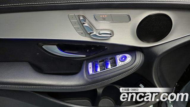 Mercedes-Benz GLC-Class GLC300e 4MATIC