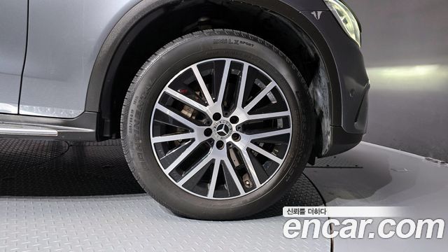 Mercedes-Benz GLC-Class GLC300e 4MATIC