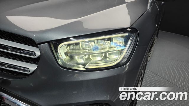Mercedes-Benz GLC-Class GLC300e 4MATIC