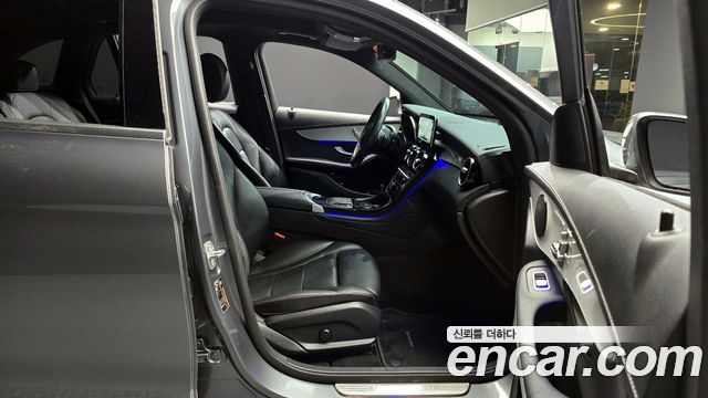 Mercedes-Benz GLC-Class GLC300e 4MATIC