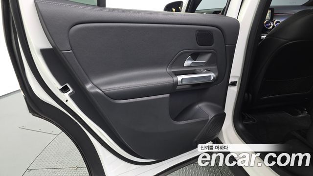Mercedes-Benz EQB EQB300 4MATIC AMG Line