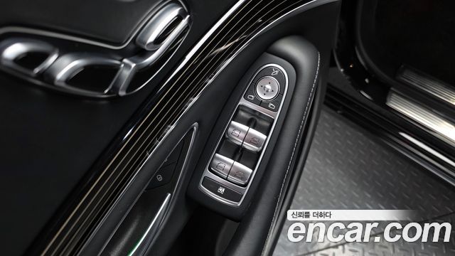 Mercedes-Benz S-Class Maybach S560 4MATIC