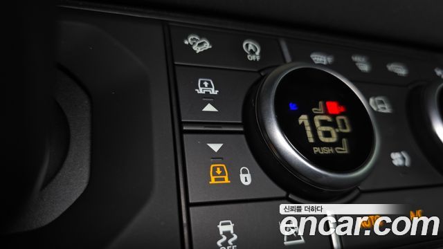 Land Rover Defender 110 D240 SE