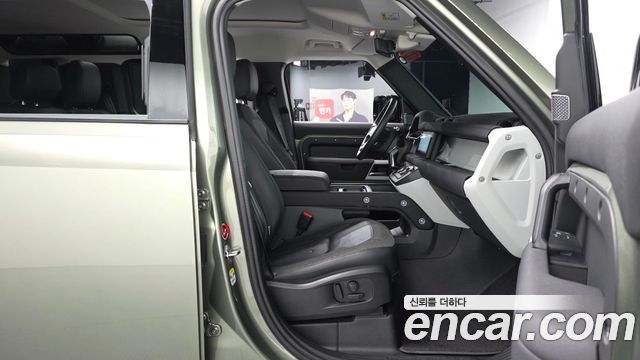 Land Rover Defender 110 D240 SE