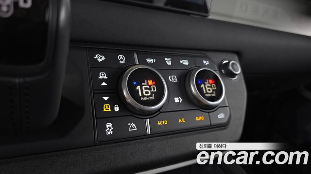 Land Rover Defender 110 D240 SE