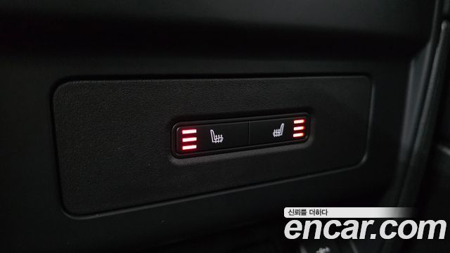 Land Rover Defender 110 D240 SE