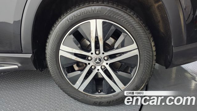 Mercedes-Benz GLE-Class GLE300d 4MATIC