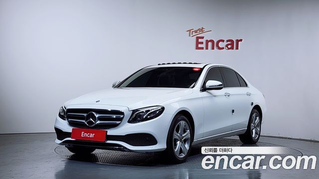 Mercedes-Benz E-Class E220d 4MATIC Avantgarde