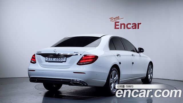 Mercedes-Benz E-Class E220d 4MATIC Avantgarde